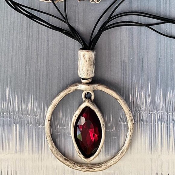 NECKLACE - Picture 2 of 6